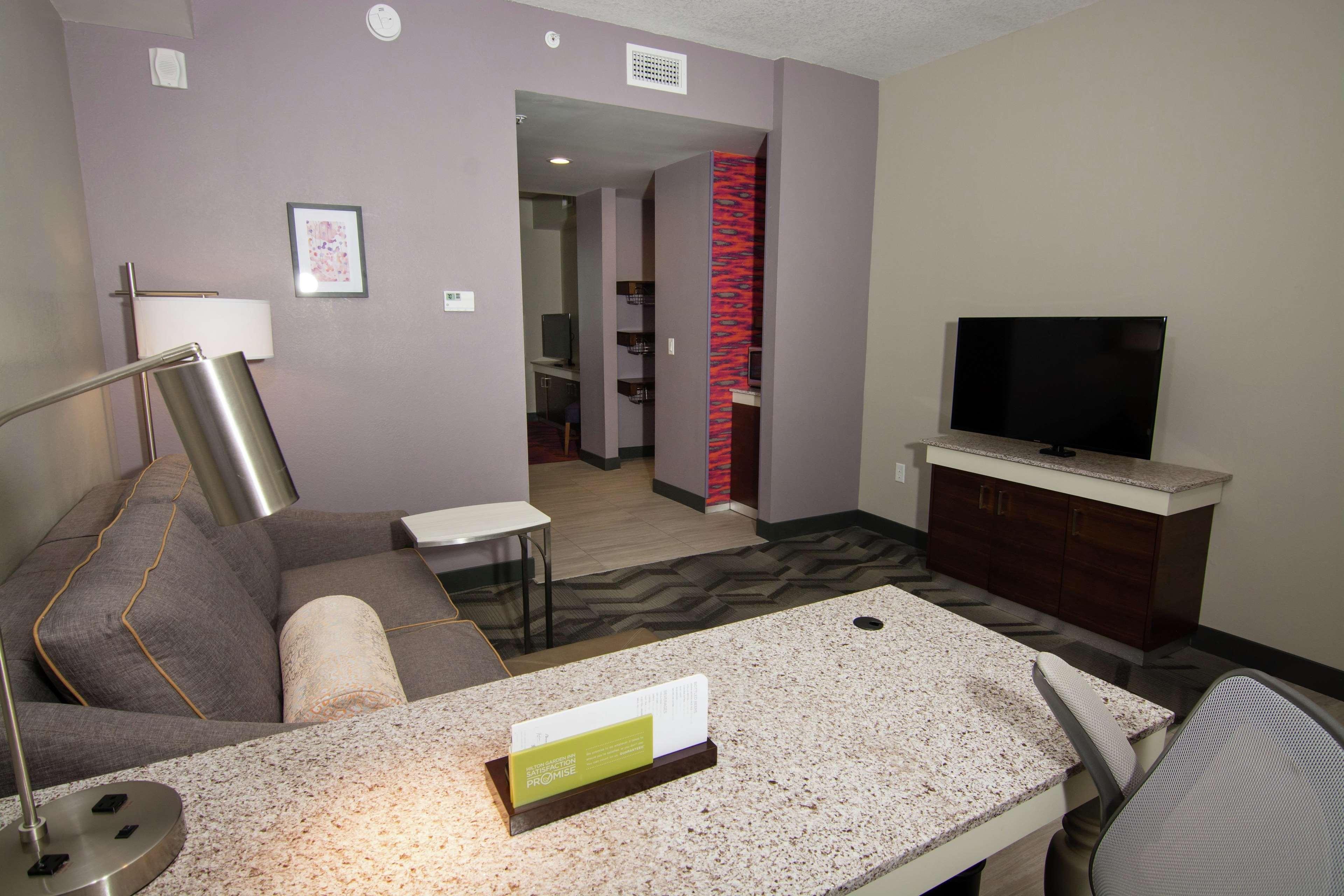 Hilton Garden Inn Tampa Suncoast Parkway Луц Екстериор снимка