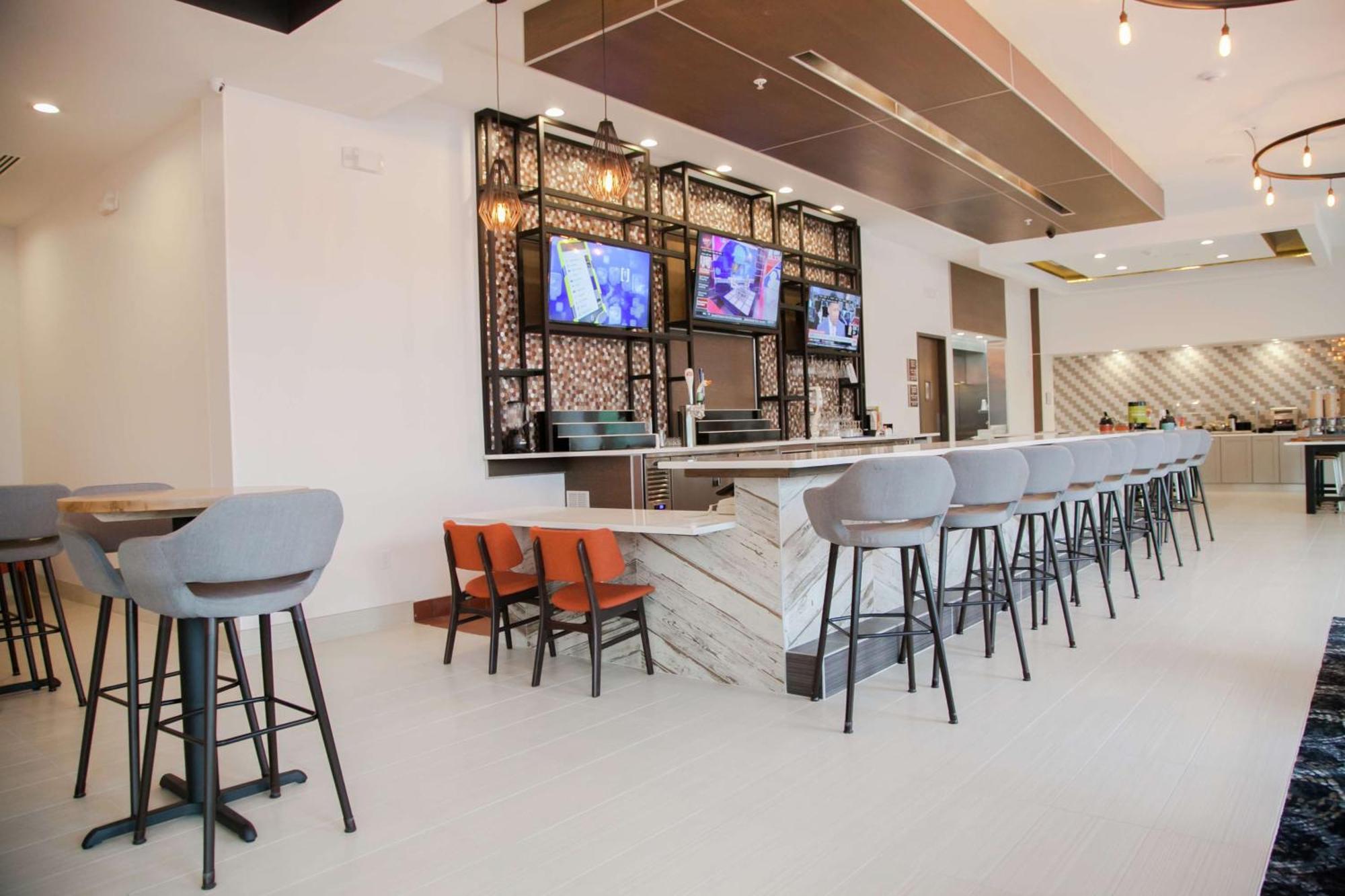 Hilton Garden Inn Tampa Suncoast Parkway Луц Екстериор снимка