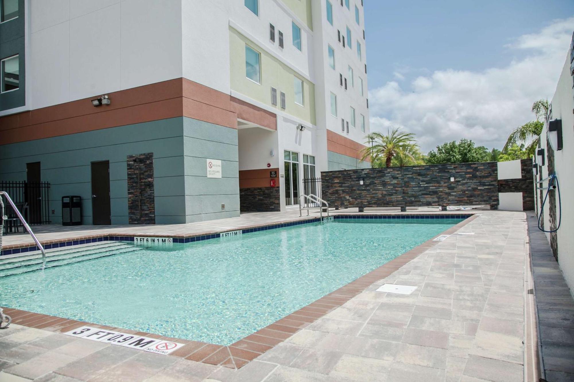 Hilton Garden Inn Tampa Suncoast Parkway Луц Екстериор снимка