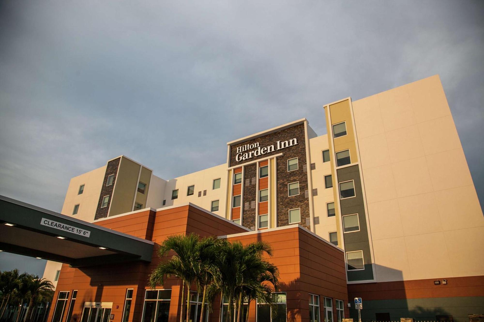 Hilton Garden Inn Tampa Suncoast Parkway Луц Екстериор снимка